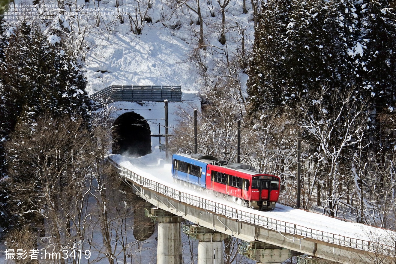 【JR東】臨時快速「弘前城雪燈籠まつり号」を運行の拡大写真