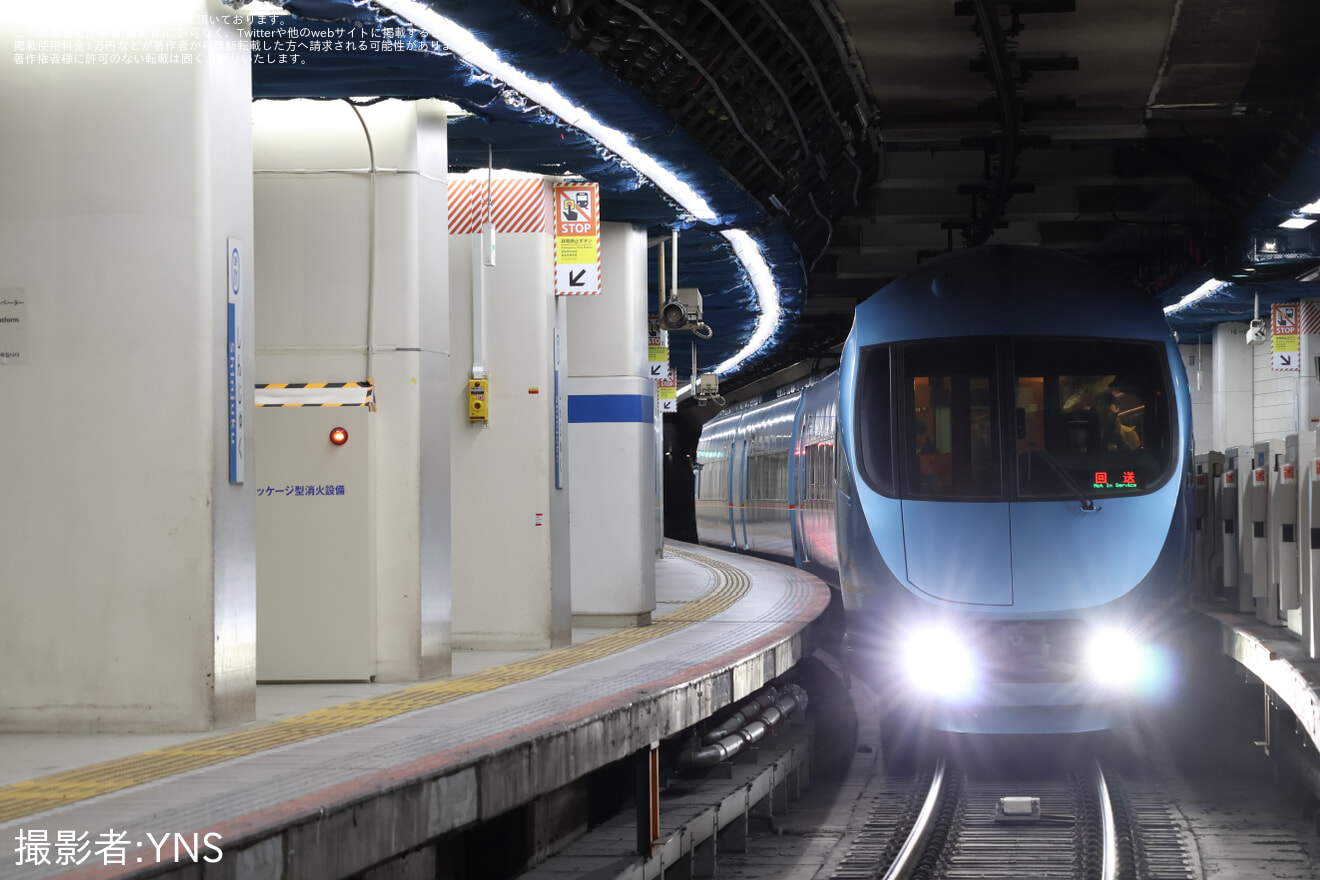 【小田急】60000形60053編成使用「ロマンスカーMSE4両編成を満喫する一日」のツアーが開催の拡大写真