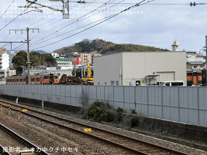 【JR西】 115系D-27編成(湘南色)が下関総合車両所本所で解体作業開始