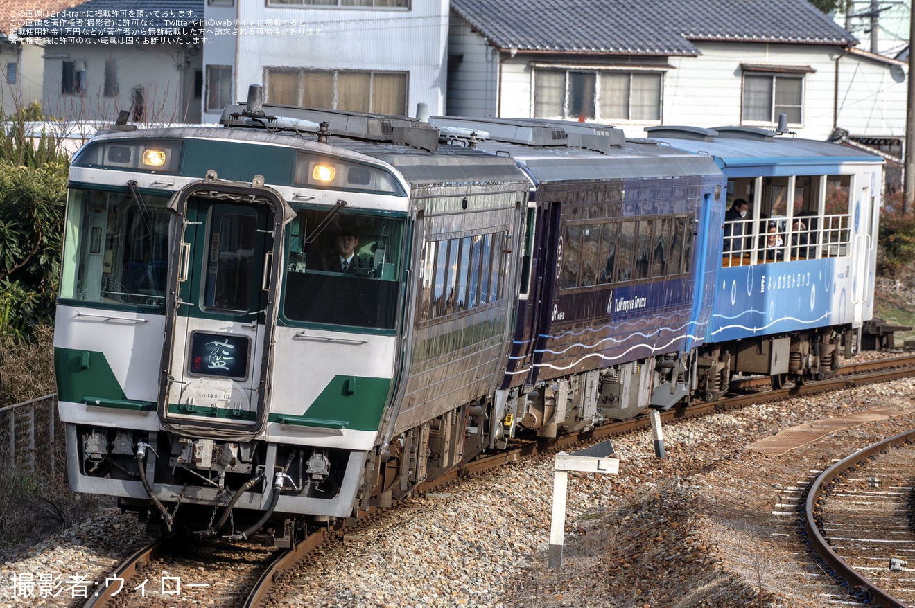 【JR四】藍よしのがわトロッコ+キハ185-18(国鉄色)を使用した貸切臨時列車を運行の拡大写真