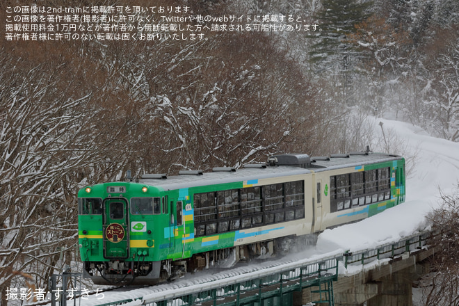 【JR東】臨時快速「風っこストーブ 錦秋湖号」を運行