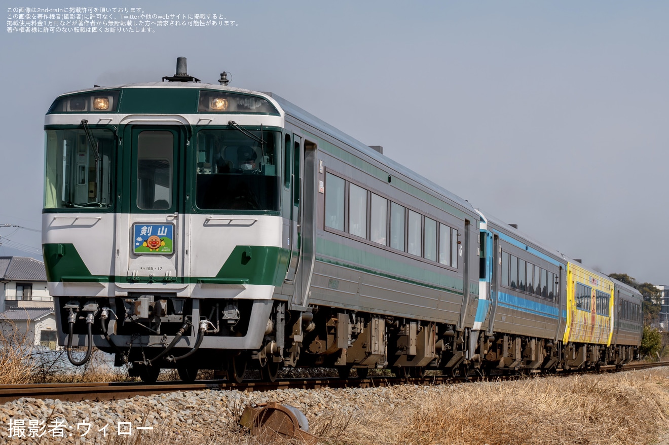 【JR四】四国酒まつり開催に伴いうずしお1号と剣山5号などが増結運転の拡大写真