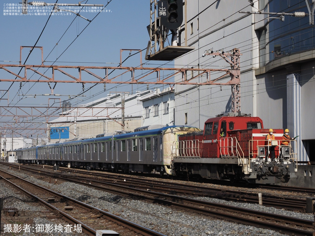 【東武】「みまモニ」連結の80000系81504F+81505F甲種輸送の拡大写真