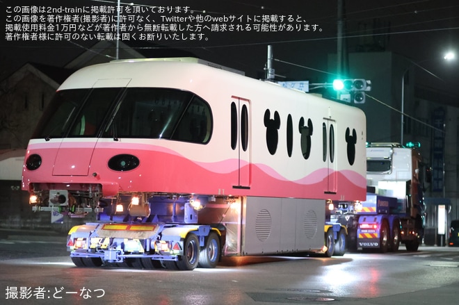 【舞浜リ】リゾートライナー (Type C)第102編成宗吾参道車両基地から陸送を不明で撮影した写真