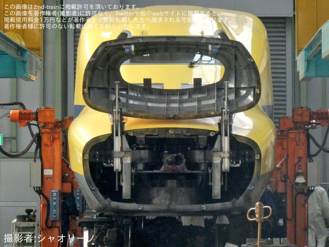 【JR海】ドクターイエロー 923形新幹線総合軌道試験車 T4編成が解体庫へを浜松工場付近で撮影した写真