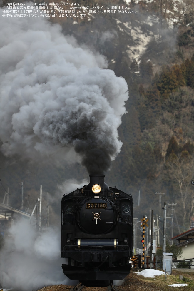 【JR東】C57-180＋12系 「SLばんえつ物語」号 試運転(202503)を五十島～三川間で撮影した写真