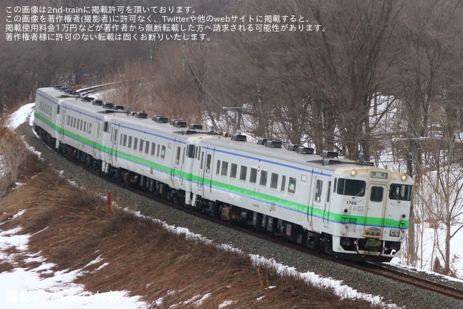 【JR北】函館運輸区所属のキハ40形3両と苫小牧運転所所属のキハ40形1両が釧路運輸車両所へ廃車回送を不明で撮影した写真