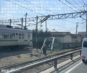 【福島交通】強風でパンタグラフが取れ架線に引っかかっている様子が目撃