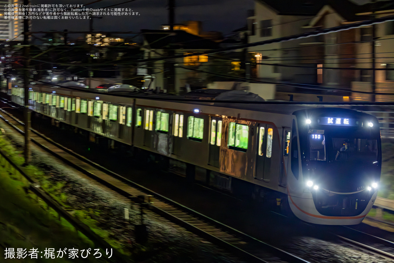 【東急】5両編成の6020系6151Fが終電後に試運転の拡大写真