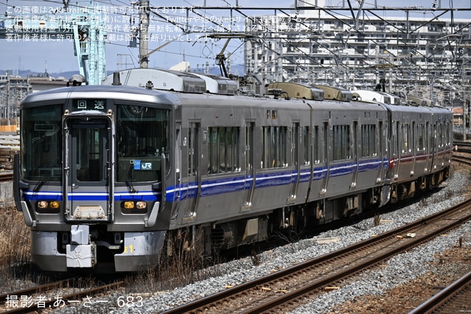 【JR西】521系U04編成吹田総合車両所本所入場回送を不明で撮影した写真