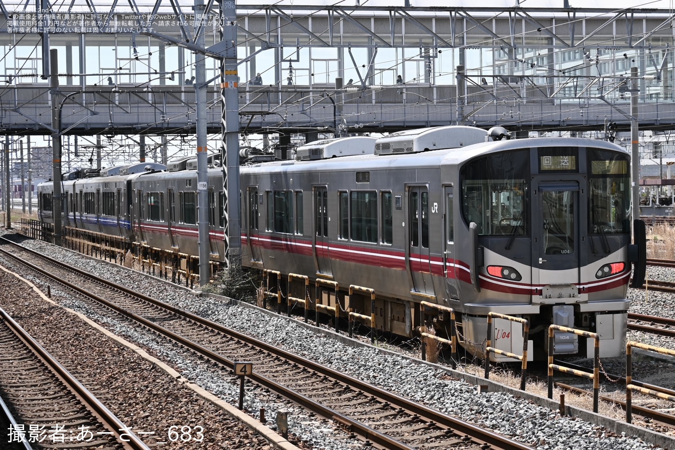 【JR西】521系U04編成吹田総合車両所本所入場回送の拡大写真