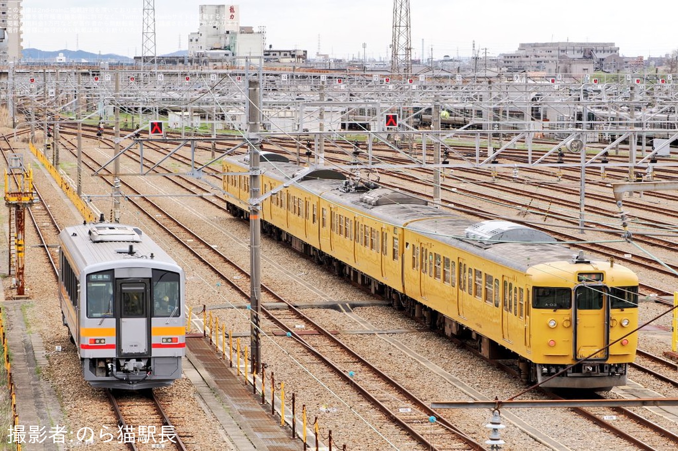 【JR西】キハ120-303が岡山色になり構内試運転の拡大写真