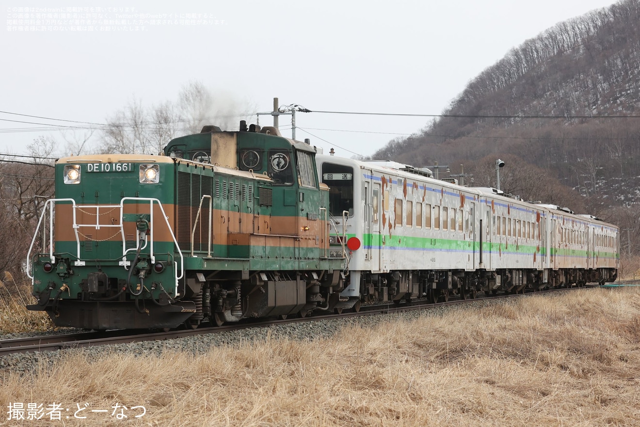 【JR北】キハ143形4両が苗穂工場への拡大写真