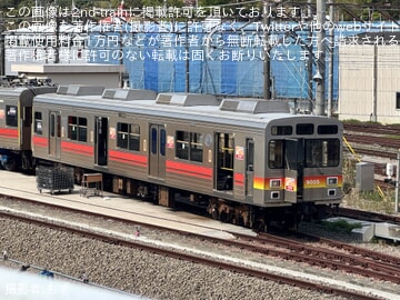 【東急】9000系9005Fへ半自動ドアボタン取り付け用穴とも思われる作業が実施中