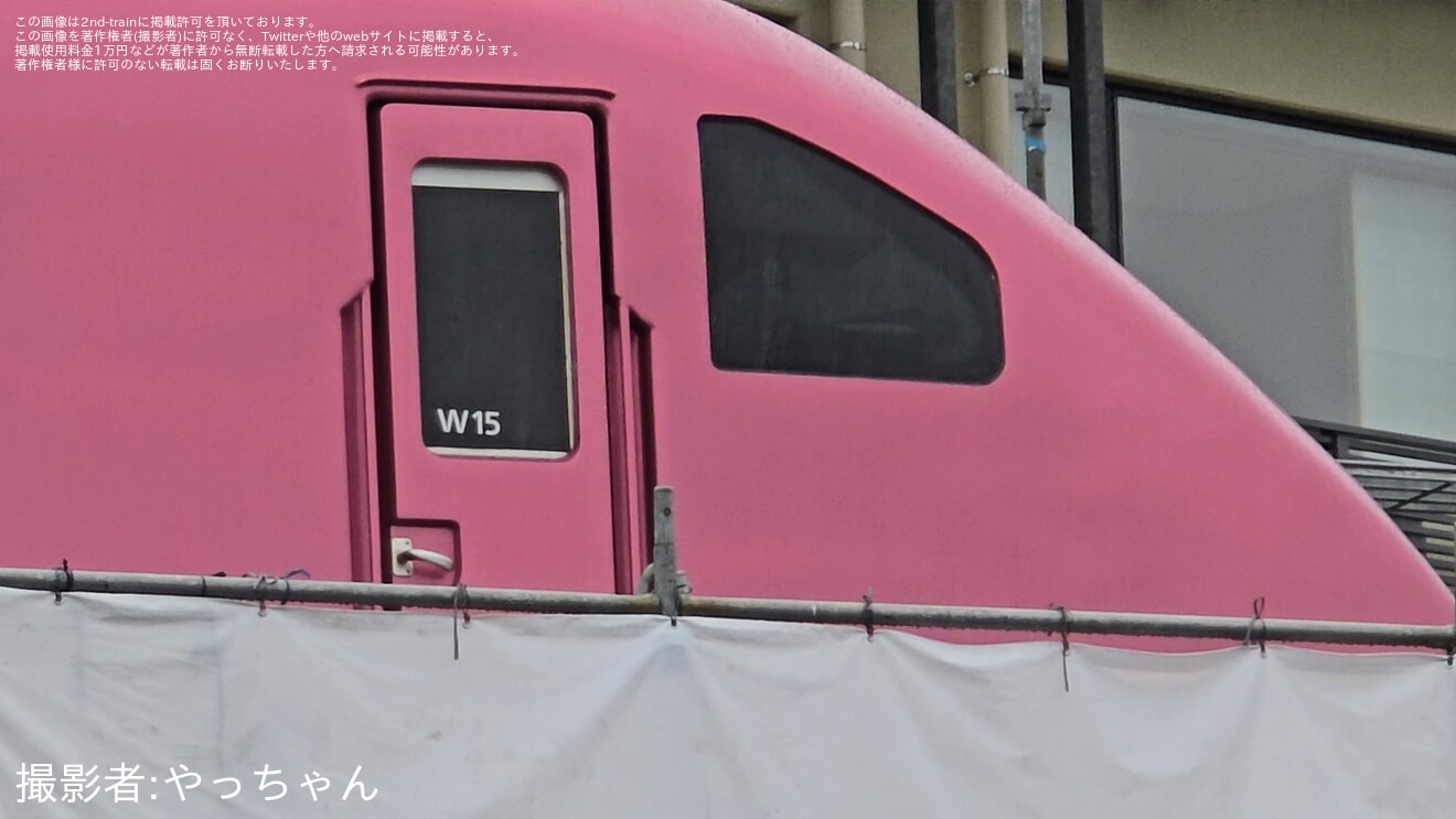 【JR西】「FUTURE TRAIN」に使用される、681系(クロ681-4)が設営の拡大写真