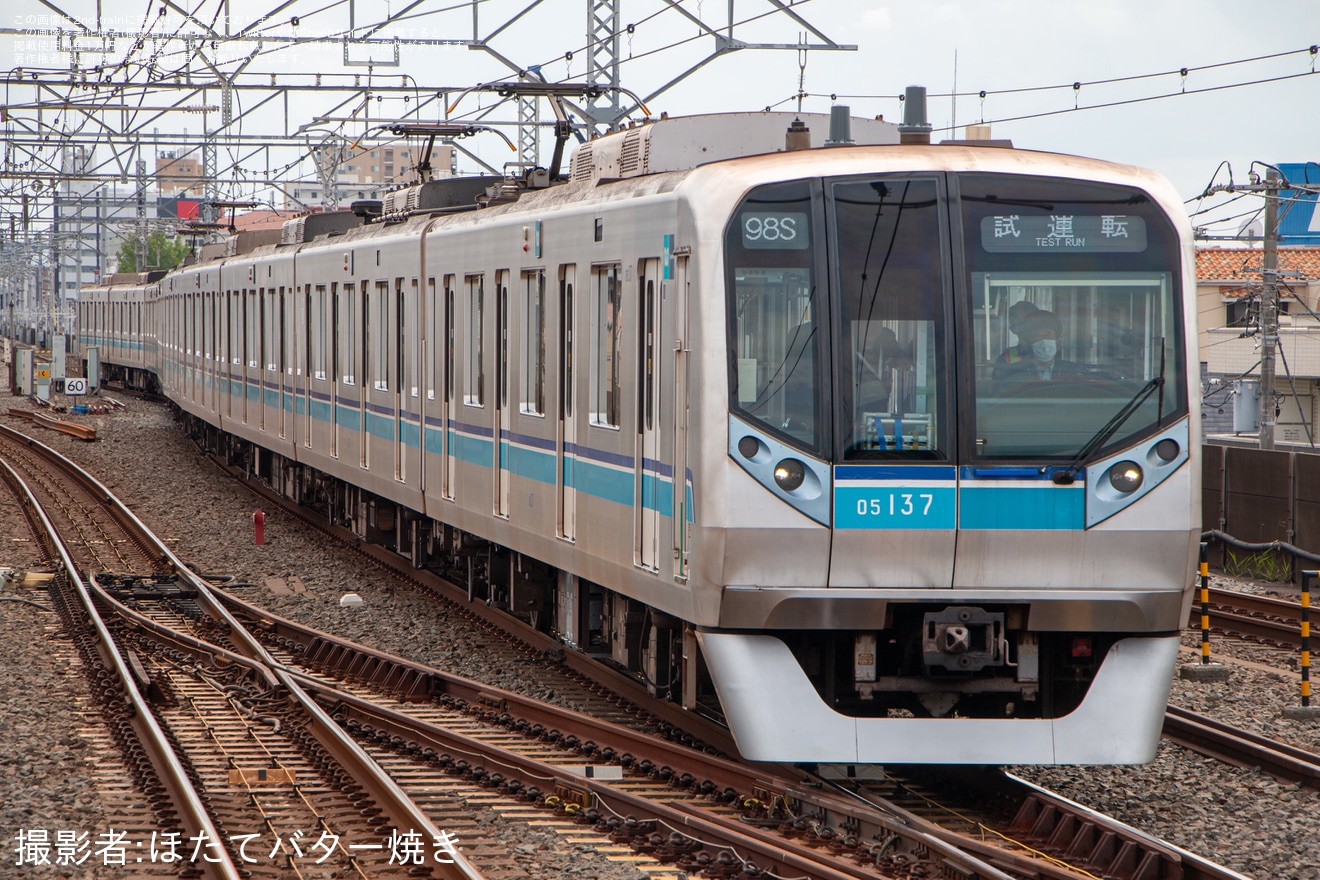 【メトロ】05系05-137Fが試運転の拡大写真