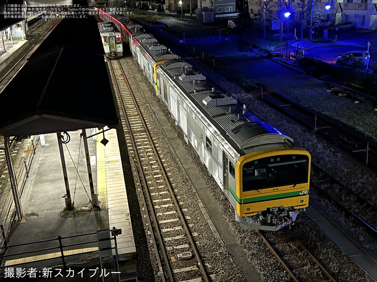 【JR東】GV-E197系TS07編成と205系M6編成が連結の拡大写真