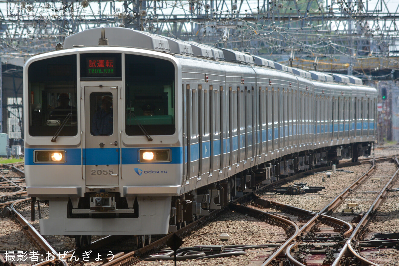 【小田急】2000形2055F(2055×8)重要部検査明け試運転の拡大写真