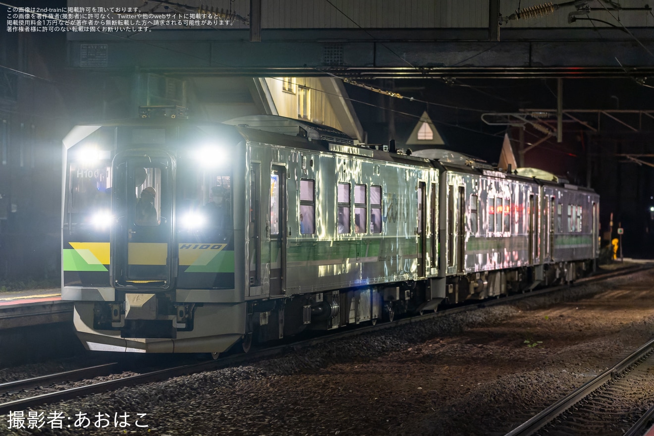 【JR北】銭函駅付近沿線火災に伴う乗客救援列車が逆線走行で運転の拡大写真