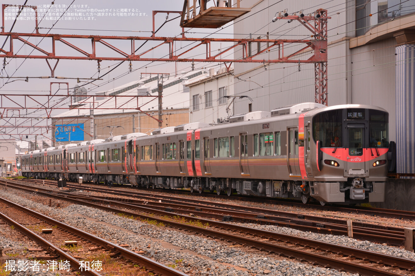 【JR西】227系R19+R20+L30編成近畿車輛出場の拡大写真