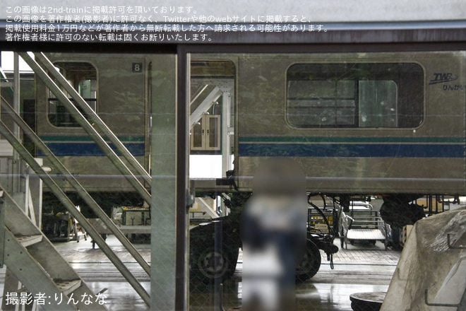 【東臨】70-000形Z8編成が陸送準備を八潮車両基地で撮影した写真