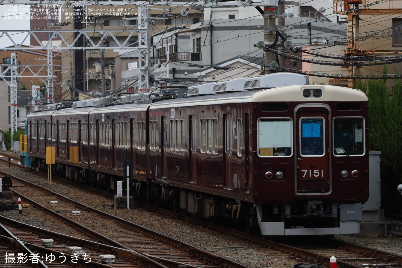 【阪急】リニューアル工事実施の7000系7031Fが入換の拡大写真