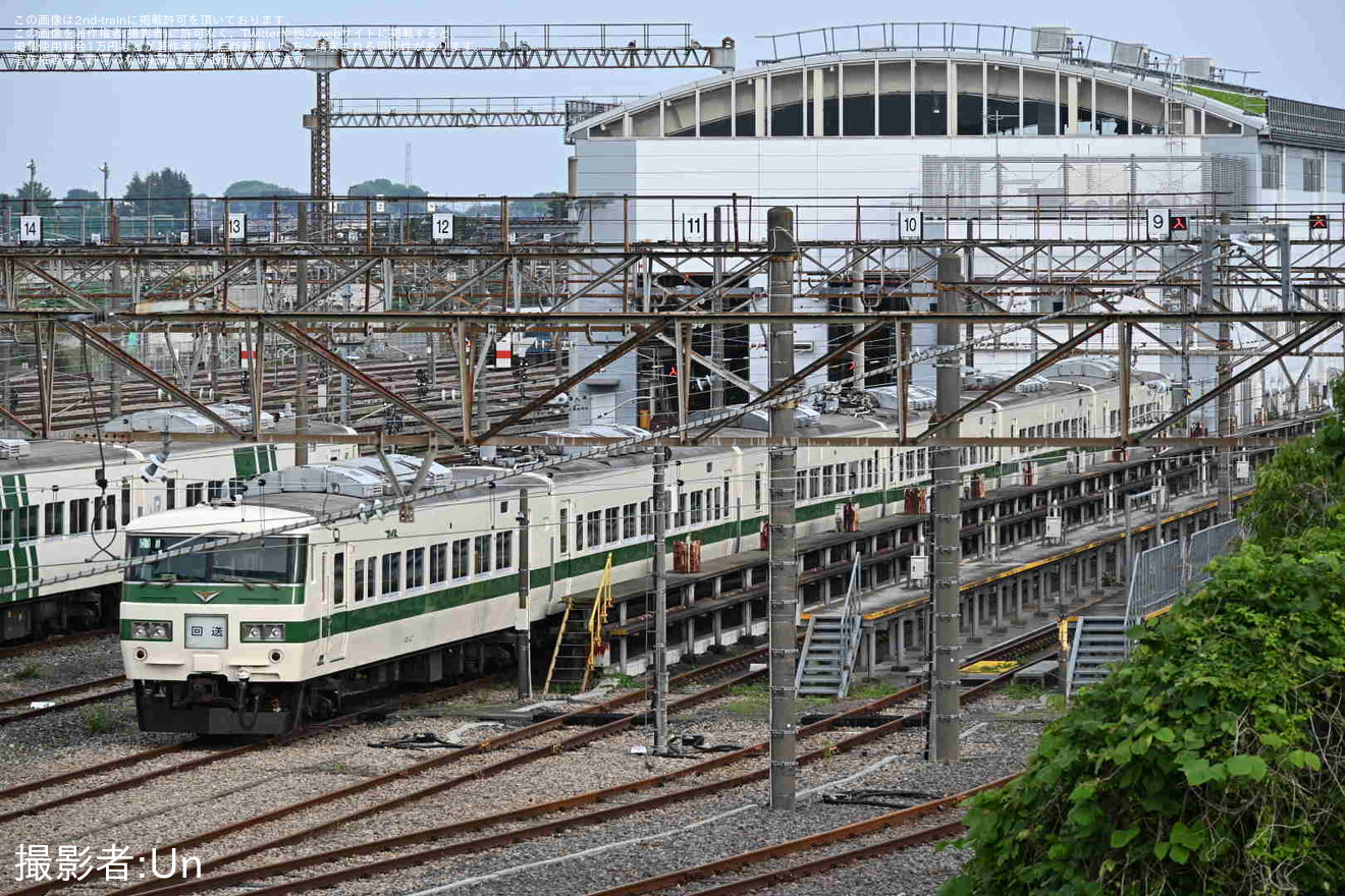【JR東】185系B6編成 が通電している様子が目撃の拡大写真