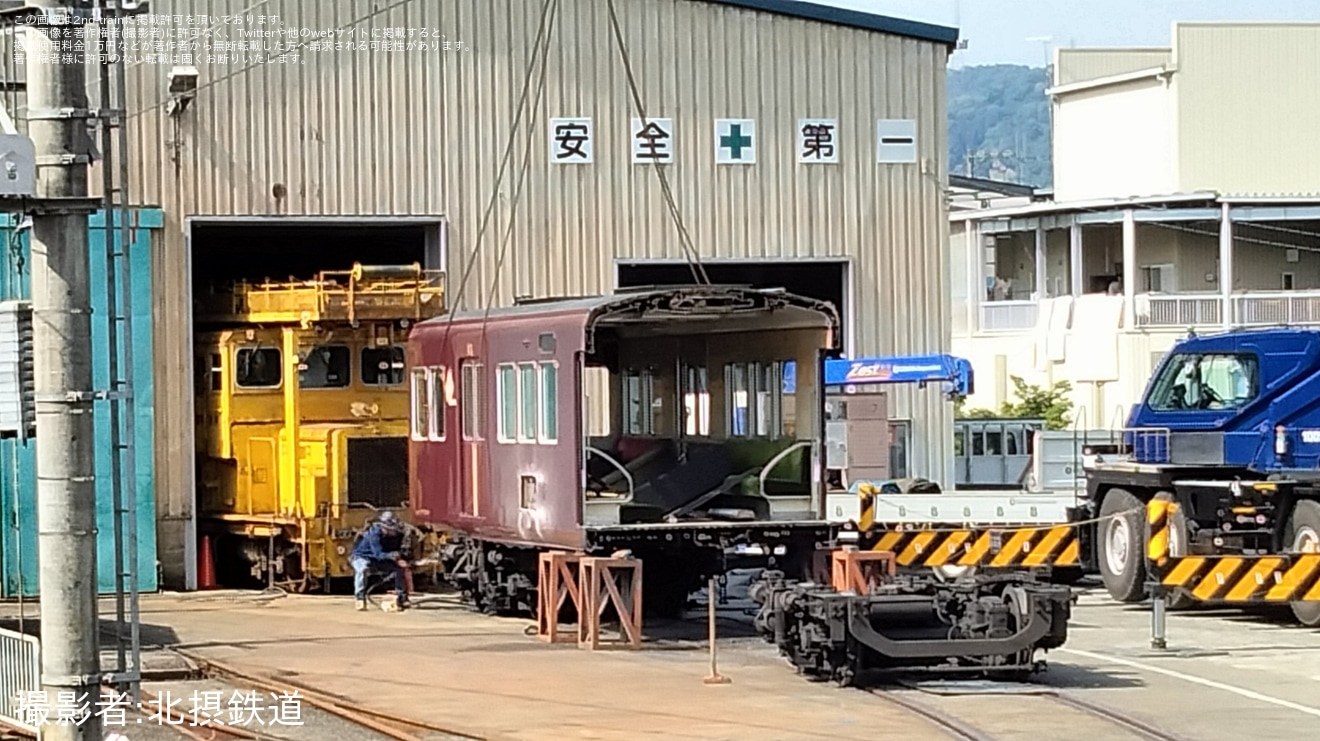 【能勢電】1700系1755Fが廃車・解体のため平野車庫から陸送の拡大写真