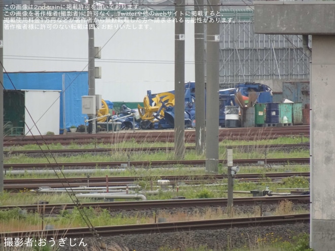 【JR東】新潟新幹線車両センターで投排雪保守用車「ENR-1000」が分解を不明で撮影した写真