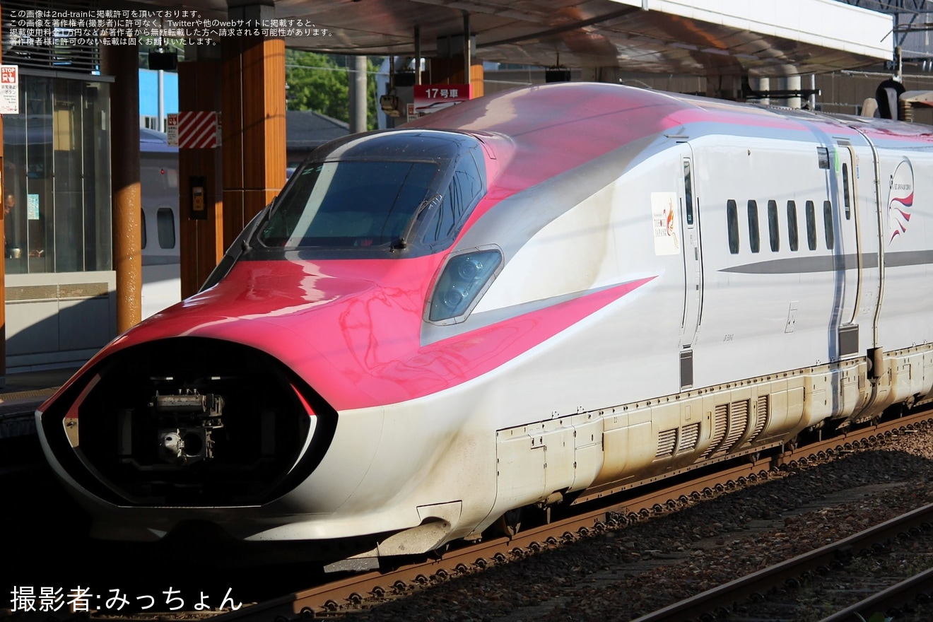 【JR東】「こまち19号」に使用されていたE6系Z2編成で編成分割作業時に不具合が発生の拡大写真