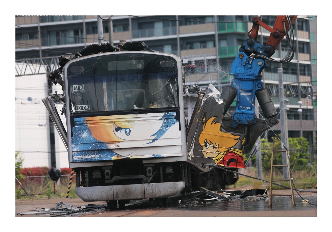 【JR東】仙石線用205系M8編成のクハの車体が解体の拡大写真