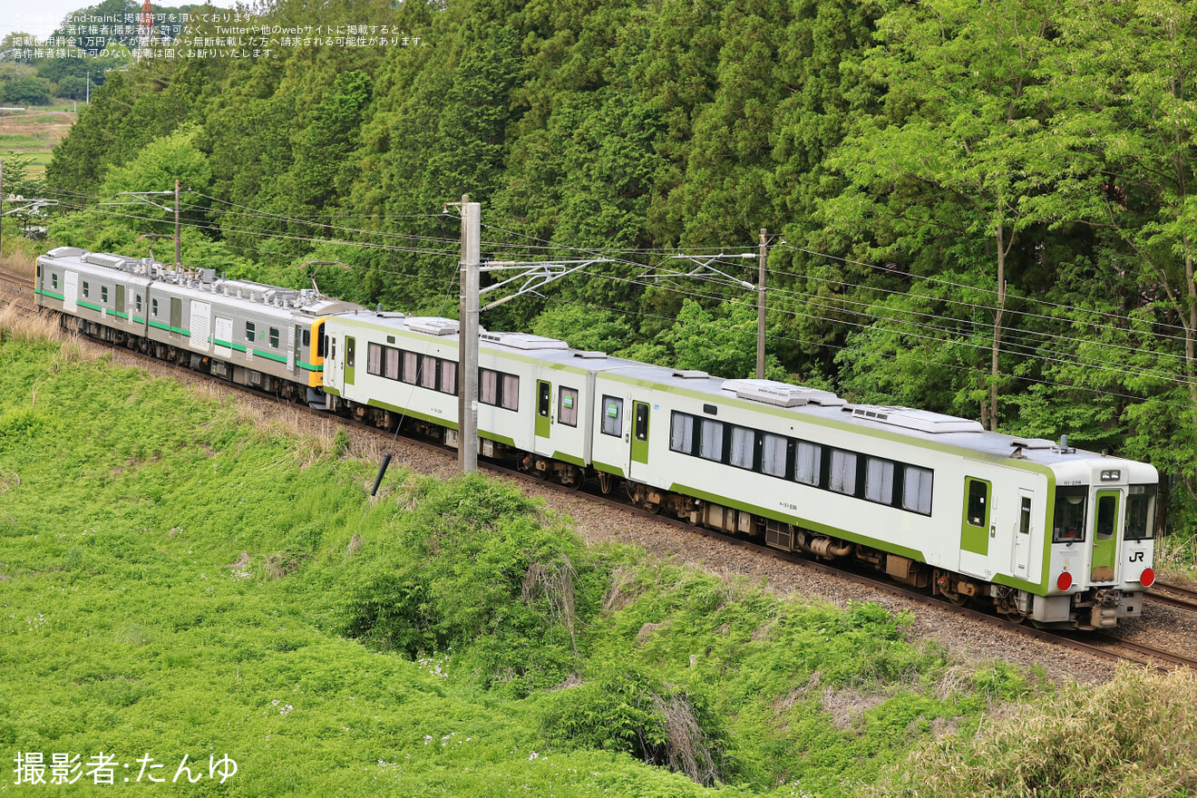 【JR東】キハ111-206+キハ112-206 郡山総合車両センター入場配給の拡大写真