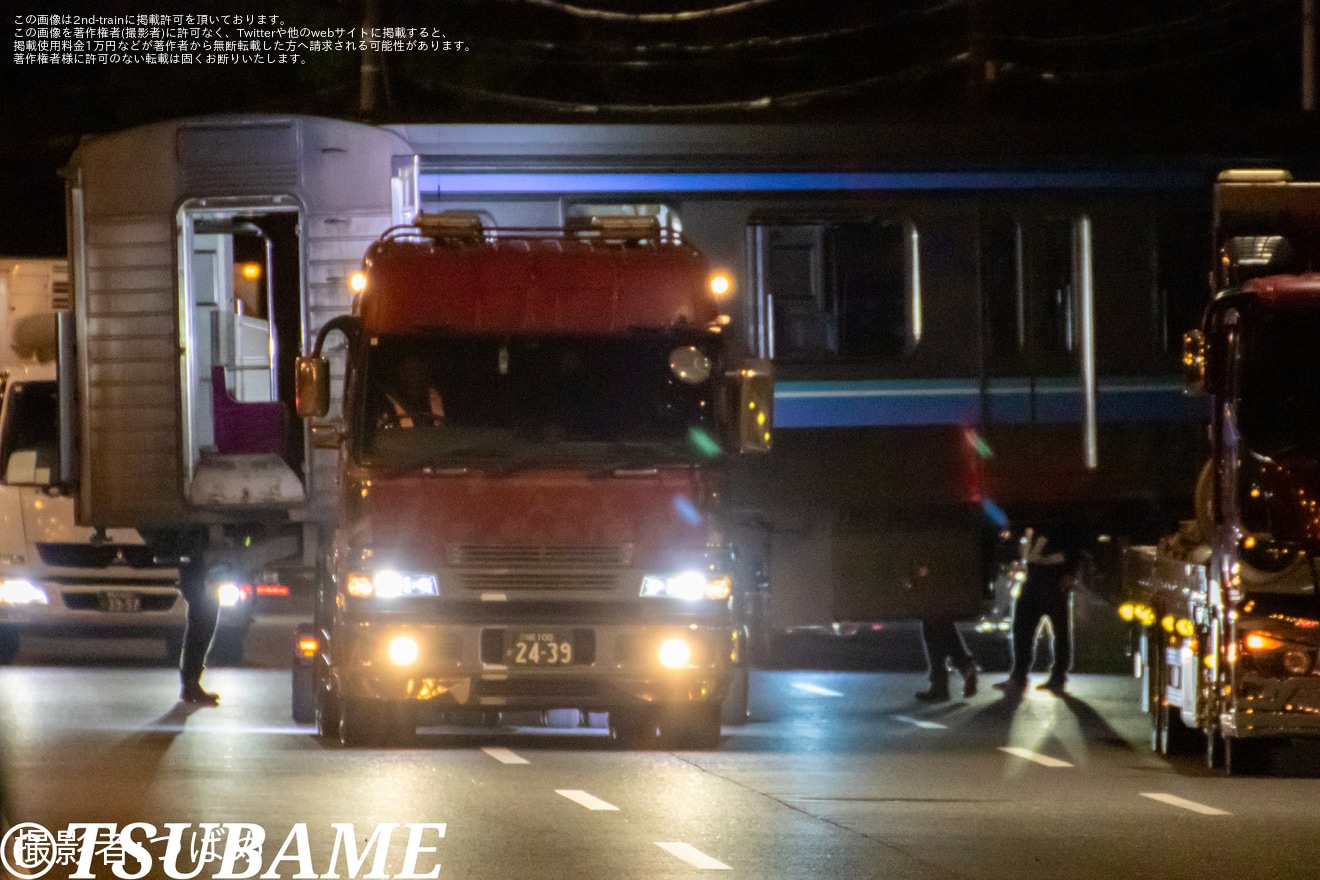 【東臨】70-000形Z8編成の2・3号車が陸送の拡大写真