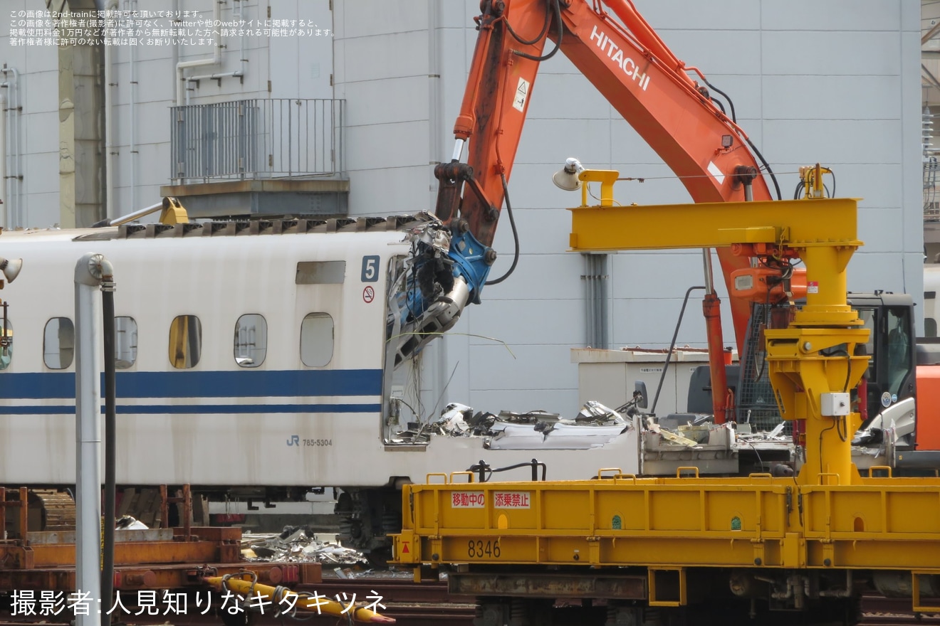 【JR西】N700系のK4編成の5号車が解体中の拡大写真