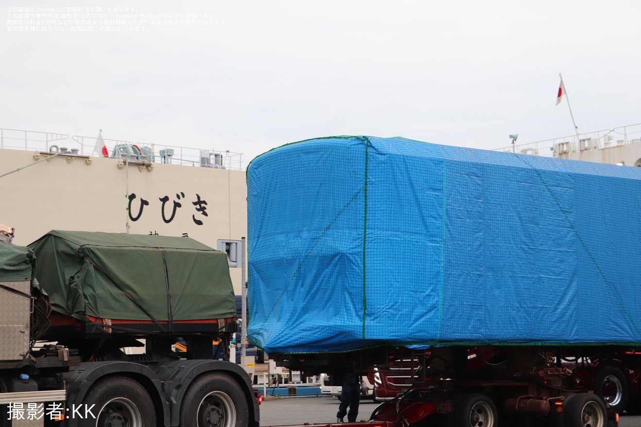 【東臨】70-000形Z8編成の1・10号車が新門司港へ、九州上陸の拡大写真