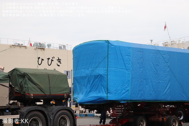 【東臨】70-000形Z8編成の1・10号車が新門司港へ、九州上陸