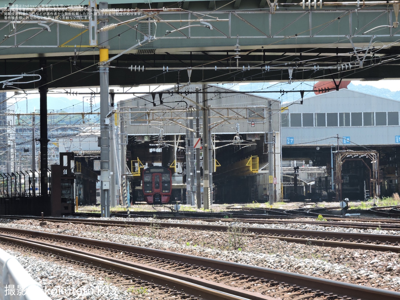 【東臨】70-000形Z8編成の1・10号車が小倉総合車両センターで目撃の拡大写真