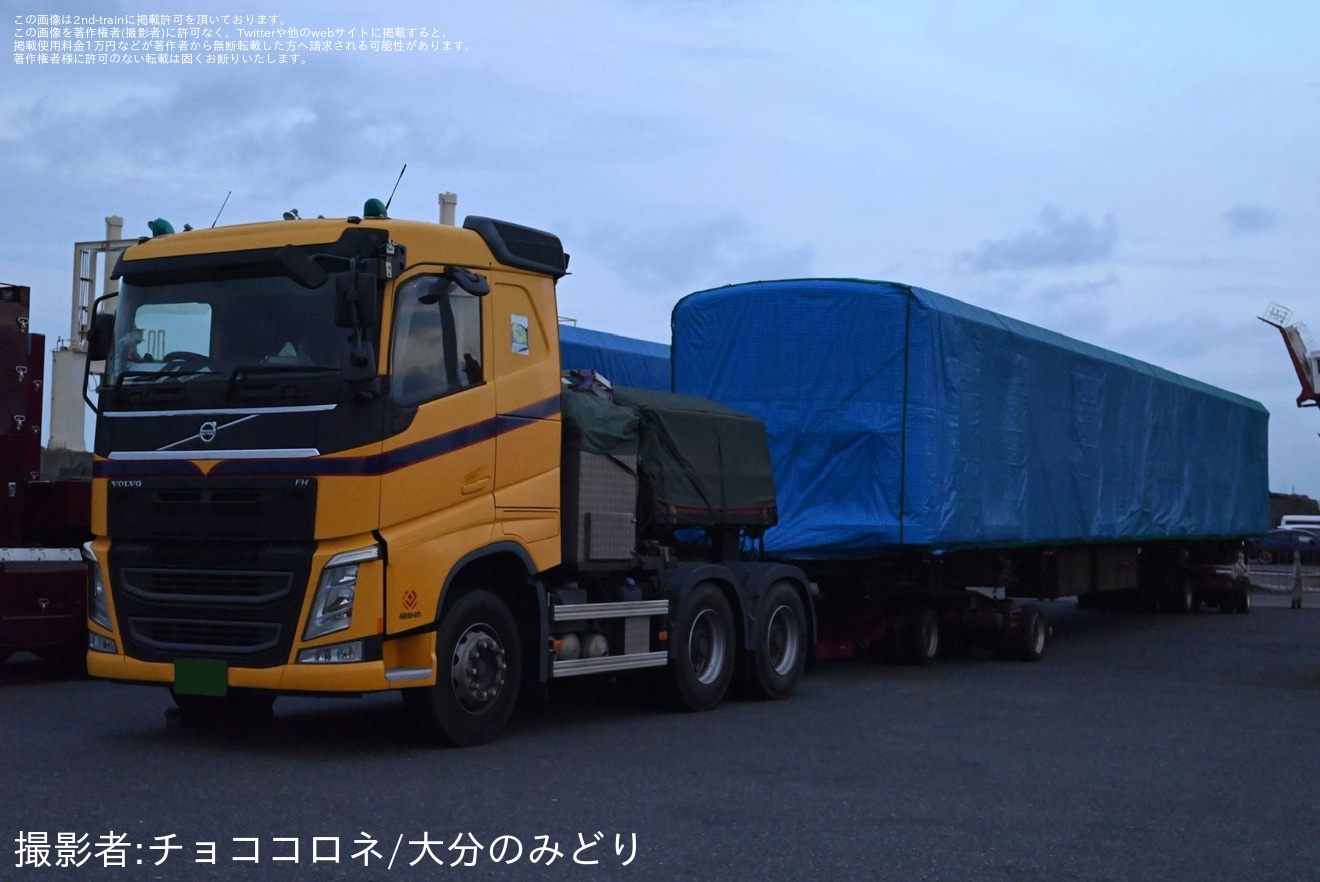 【東臨】70-000形Z8編成の1・10号車が新門司港から小倉総合車両センターへの拡大写真