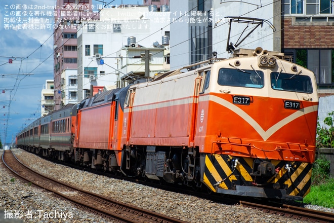 【台鐵】自強号を牽引していたE500型E518が故障し救援回送が運転