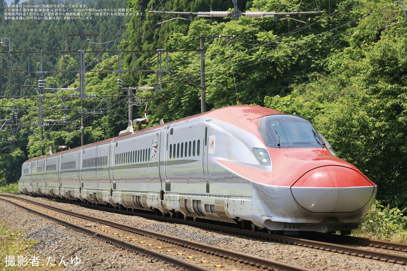 【JR東】E6系Z1編成山形新幹線区間へ入線の拡大写真