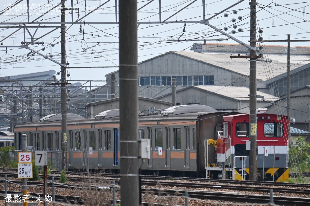 【JR東】209系1000番台3両が長野総合車両センターで構内移動の拡大写真