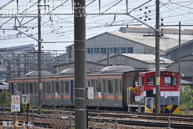 【JR東】209系1000番台3両が長野総合車両センターで構内移動を不明で撮影した写真