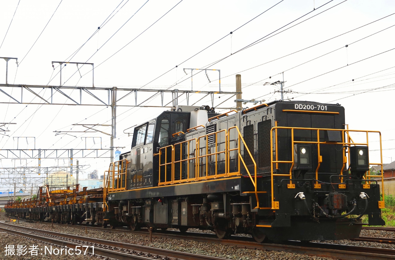 【JR九】DD200-701牽引による鳥栖・荒木工臨の拡大写真