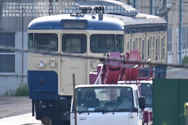 【JR東】クモハ115-1030が青梅鉄道公園へ陸送を不明で撮影した写真