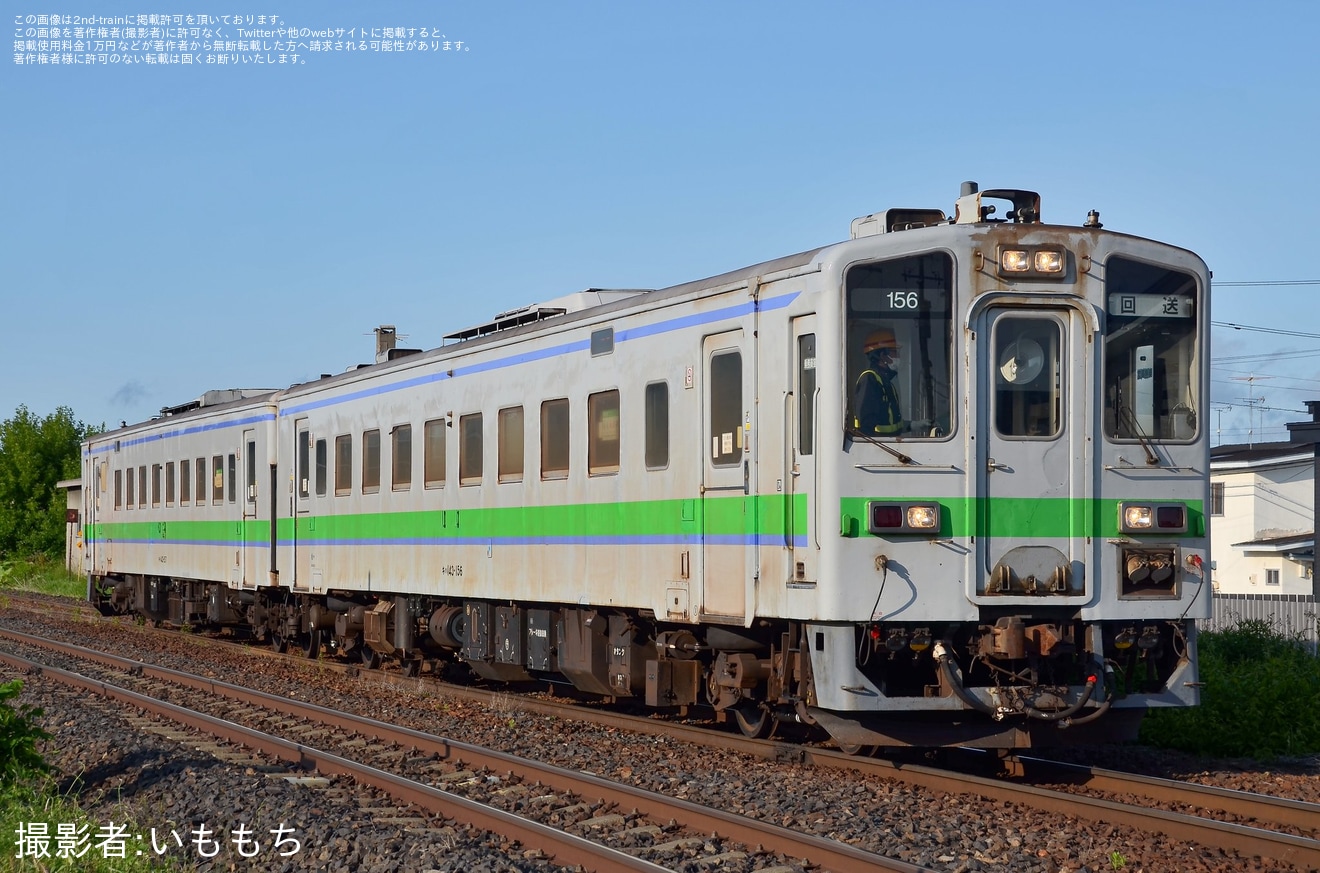 【JR北】キハ143形2両が北見へ回送の拡大写真