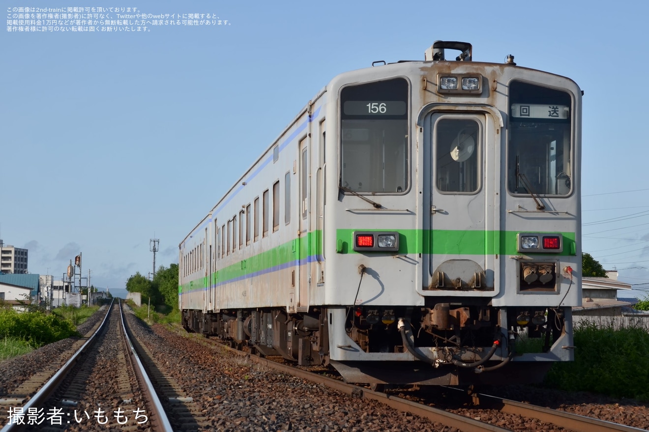 【JR北】キハ143形2両が北見へ回送の拡大写真