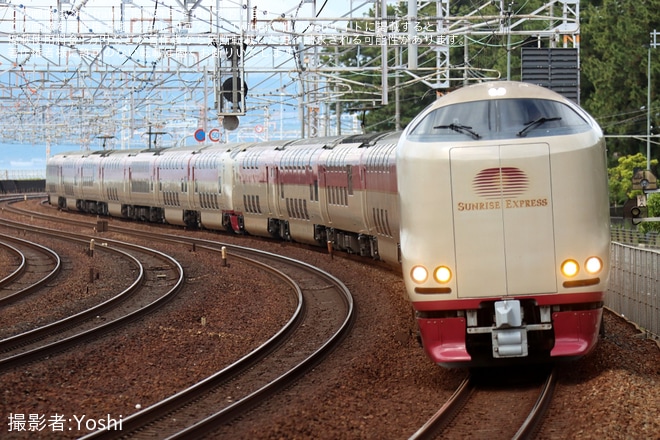 有名撮影地を明るい時間に走るサンライズ