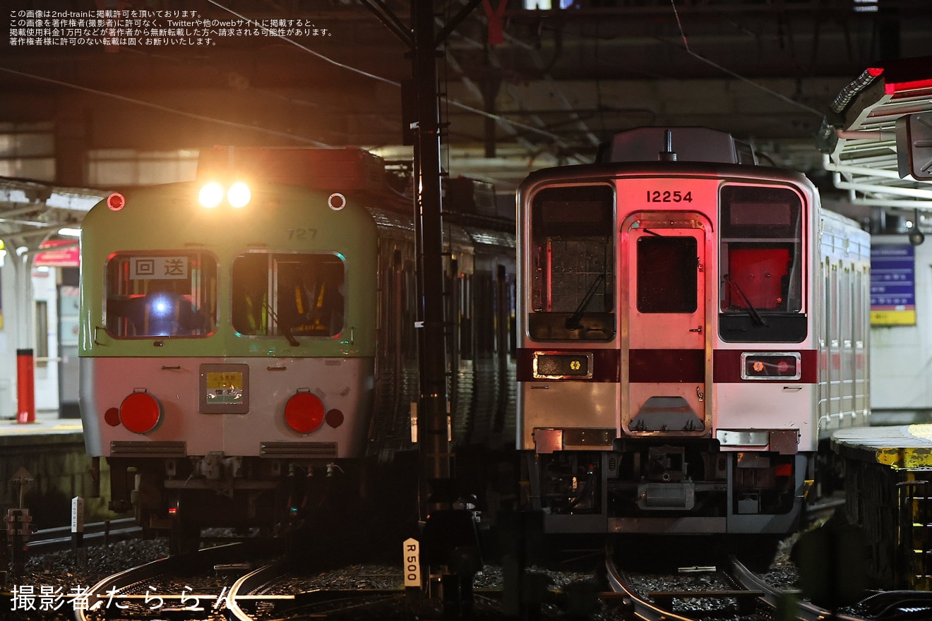 【上毛】700型717Fが北館林荷扱所へ廃車のため800型に牽引され回送の拡大写真