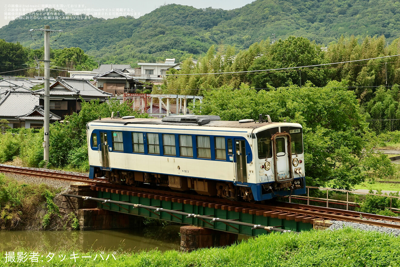 【JR四】キハ32形キハ32-3「鉄道ホビートレイン」が検査のため多度津工場入場の拡大写真