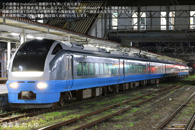 【JR東】E653系K71編成を使用した新幹線運休に伴う仙台行き臨時快速を郡山駅で撮影した写真